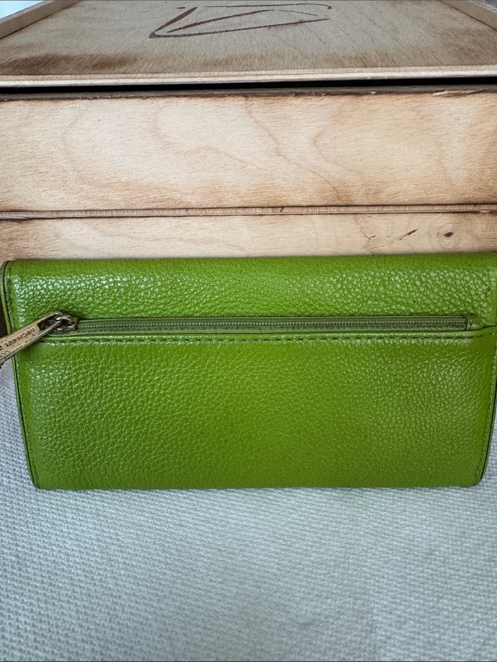 Michael Kors Lime Green Pebbled Leather Wallet - Picture 4 of 16